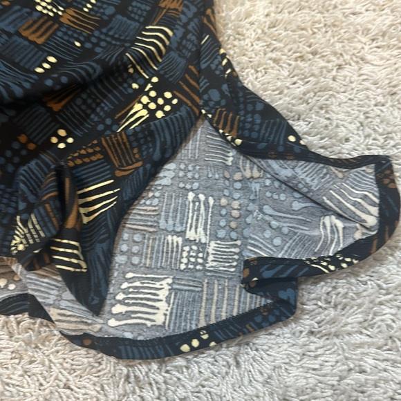 Lularoe pattern Perfect Tee. - Picture 8 of 12